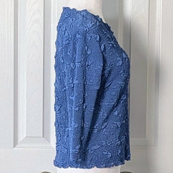HAYSTACKS Women's Surreal Textured Top Blouse Size S Blue NWOT - Picture 3 of 5